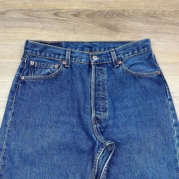 Vintage Levis Jeans Womens 30x32 Blue Button Fly Denim 90s Straight - Picture 2 of 13